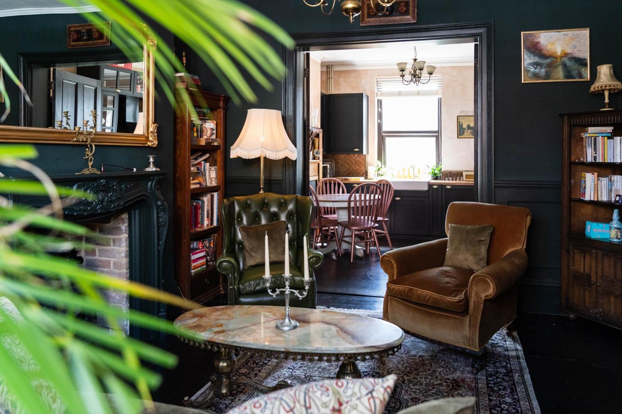 Vakantiehuis Vintage Townhouse, Wood Burner, Leafy Garden, Close To The
